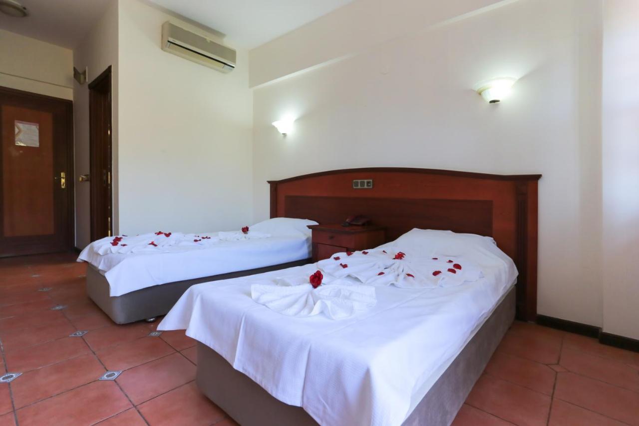 Club Pink Palace Hotel Олудениз Екстериор снимка